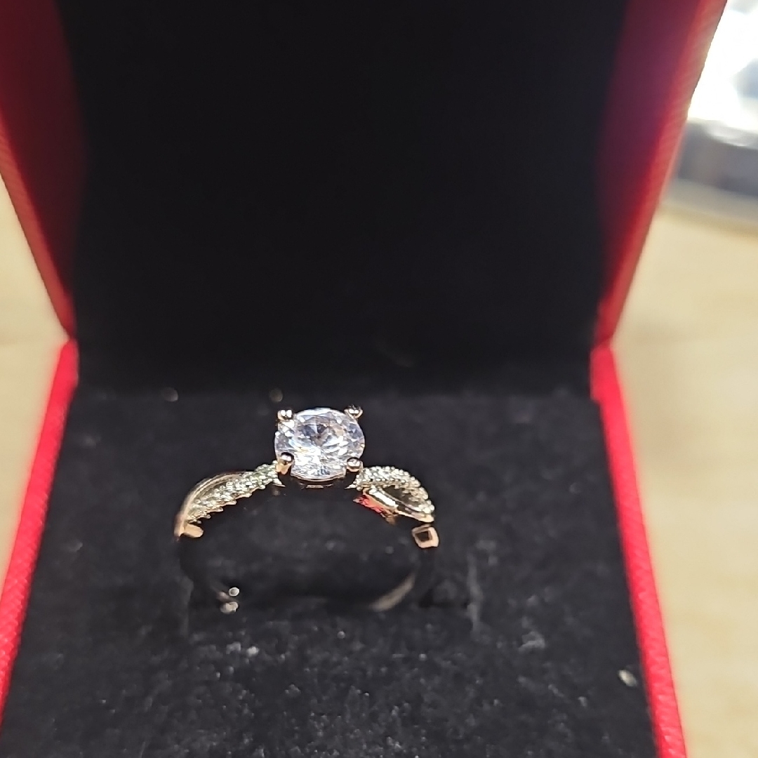 Elegant Gold And Silver Women's Ring. Size 7 3/4